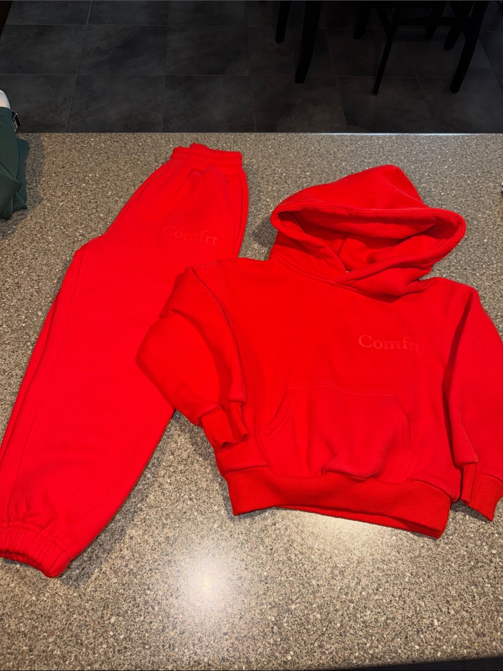 Comfrt kids sweatshirt and sweatpants joggers set